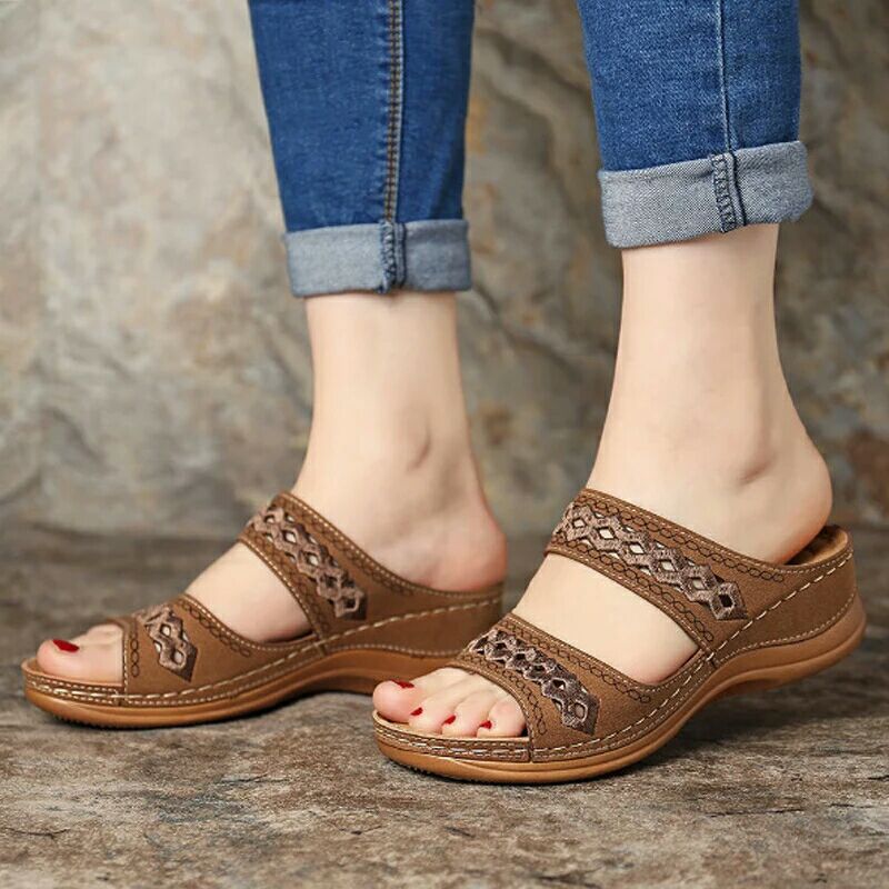 Eenvoudige orthopedische sandalen