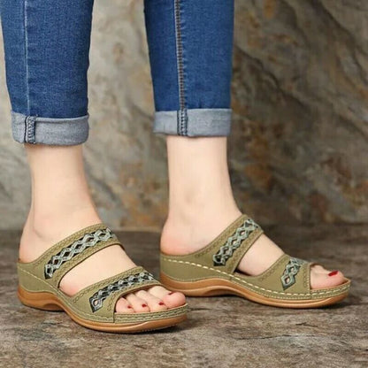 Eenvoudige orthopedische sandalen