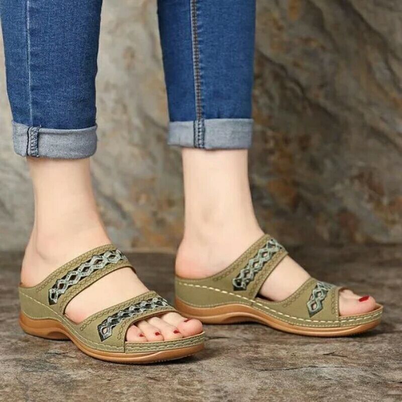 Eenvoudige orthopedische sandalen