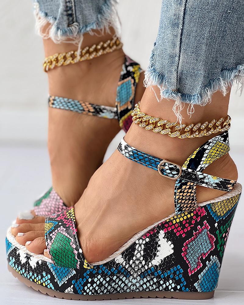 Modieuze en ondersteunende orthopedische sandalen