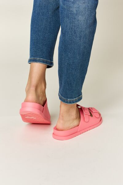 Hoogwaardige orthopedische zomersandalen
