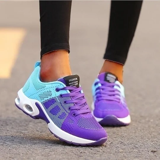Op maat gemaakte en comfortabele orthopedische zomersneakers