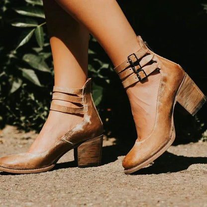 Modieuze ondersteunende orthopedische zomersandalen