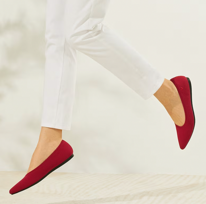 Elegante en gedetailleerde ondersteunende zomersandalen