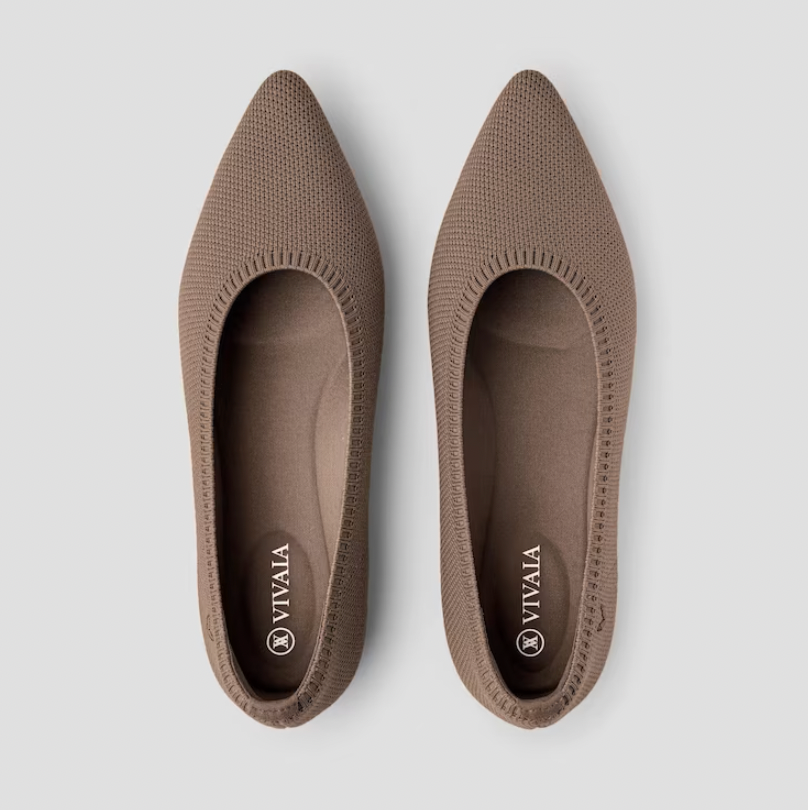 Elegante en gedetailleerde ondersteunende zomersandalen