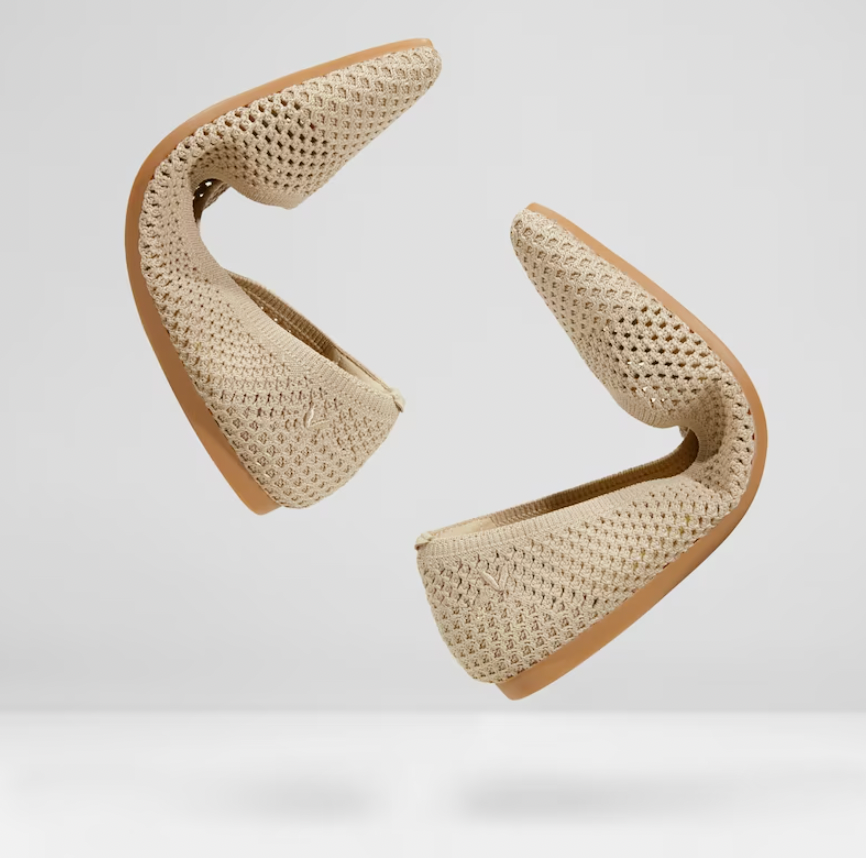 Elegante en gedetailleerde ondersteunende zomersandalen