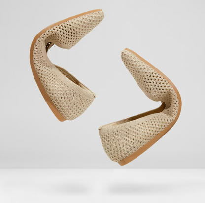 Elegante en gedetailleerde ondersteunende zomersandalen