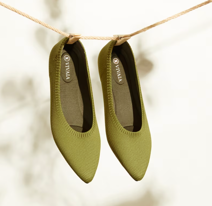 Elegante en gedetailleerde ondersteunende zomersandalen