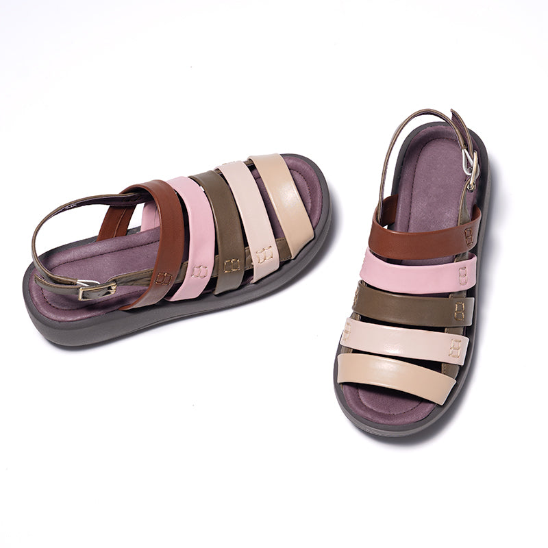 Elegante en gedetailleerde ondersteunende zomersandalen