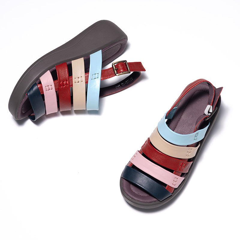 Elegante en gedetailleerde ondersteunende zomersandalen