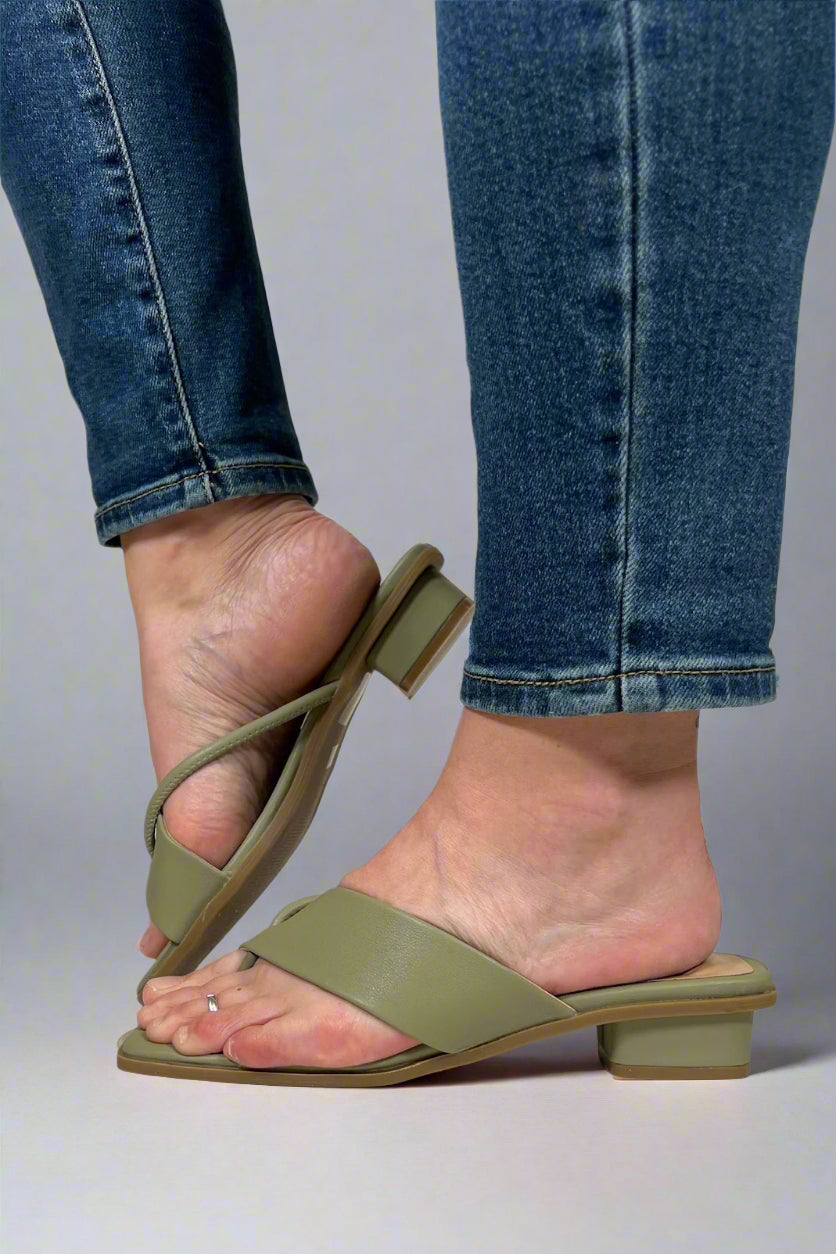 Ondersteunende en trendy orthopedische zomersandalen