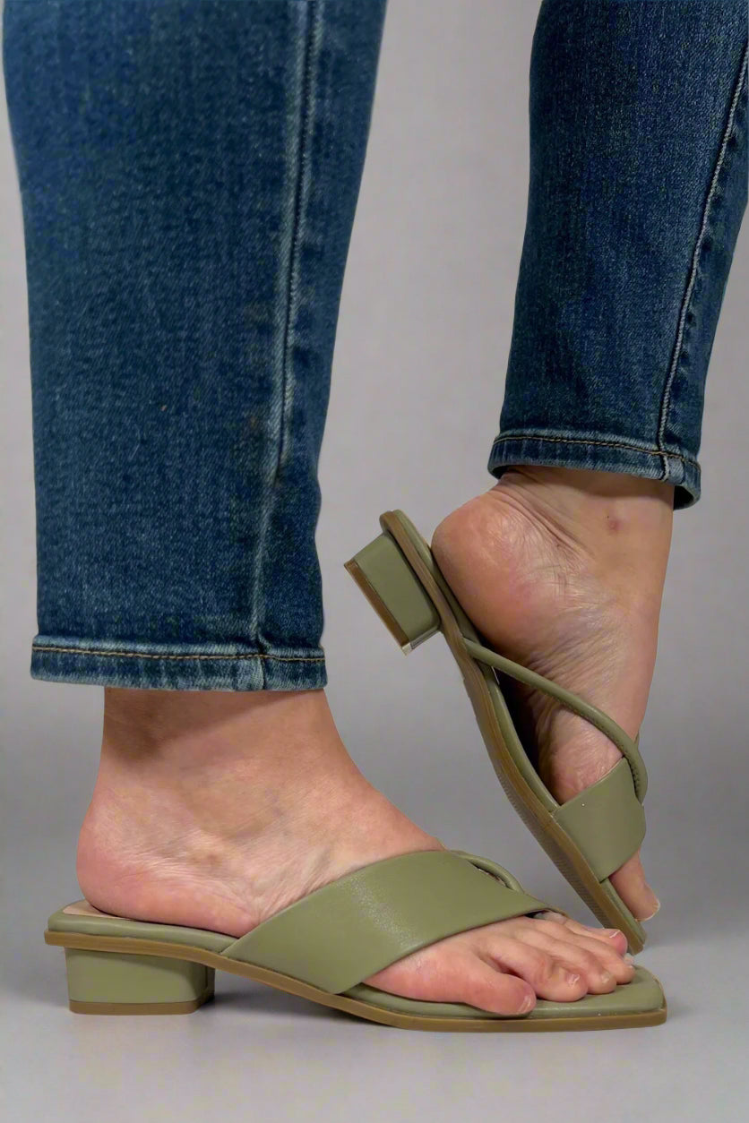 Ondersteunende en trendy orthopedische zomersandalen