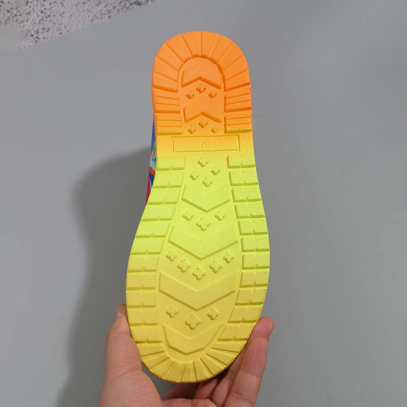 Ondersteunende orthopedische zomersneakers