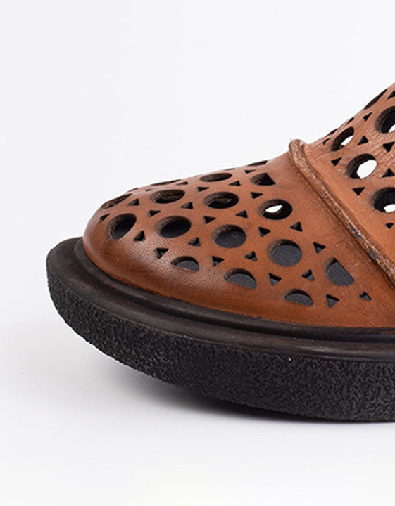 Ondersteunende stijlvolle orthopedische zomersandalen