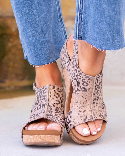 Veelzijdige en ondersteunende orthopedische zomersandalen