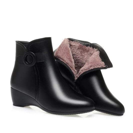 2024 Nieuwe Herfst Winter Warme Korte Laarzen Vrouwen Zwart Solid Enkellaarsjes Voor Heel Zip Point Toe Fleece Wedge Moeder Katoenen Schoenen