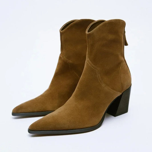 2025 Retro Bruine Suède Korte Laarzen Puntige Teen Dikke Hak Achter Ritssluiting Ridderlaarzen Fashion Luxe Designer Winter Vrouwenlaarzen