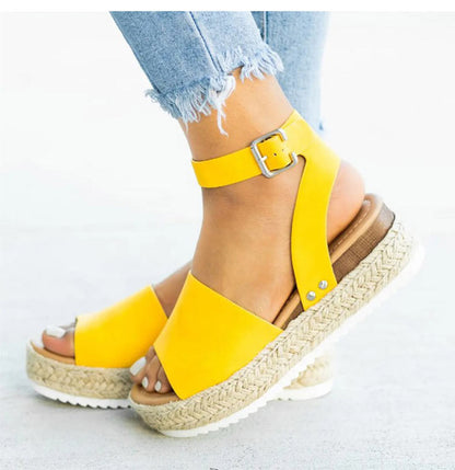 Ondersteunende orthopedische zomersandalen