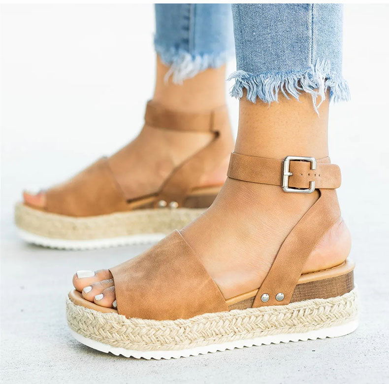 Ondersteunende orthopedische zomersandalen