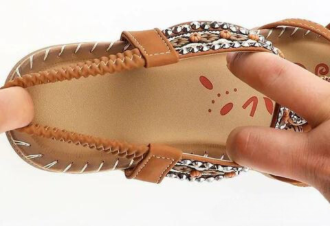 Ondersteunende stijlvolle orthopedische zomersandalen