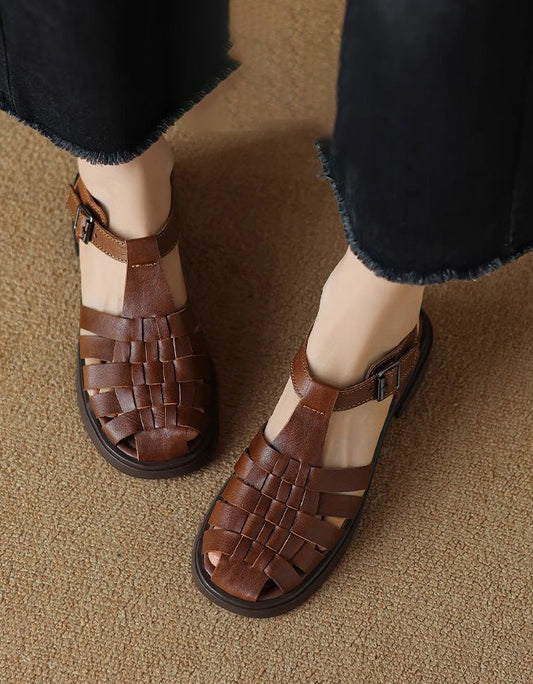 Op maat gemaakte en comfortabele orthopedische zomersandalen