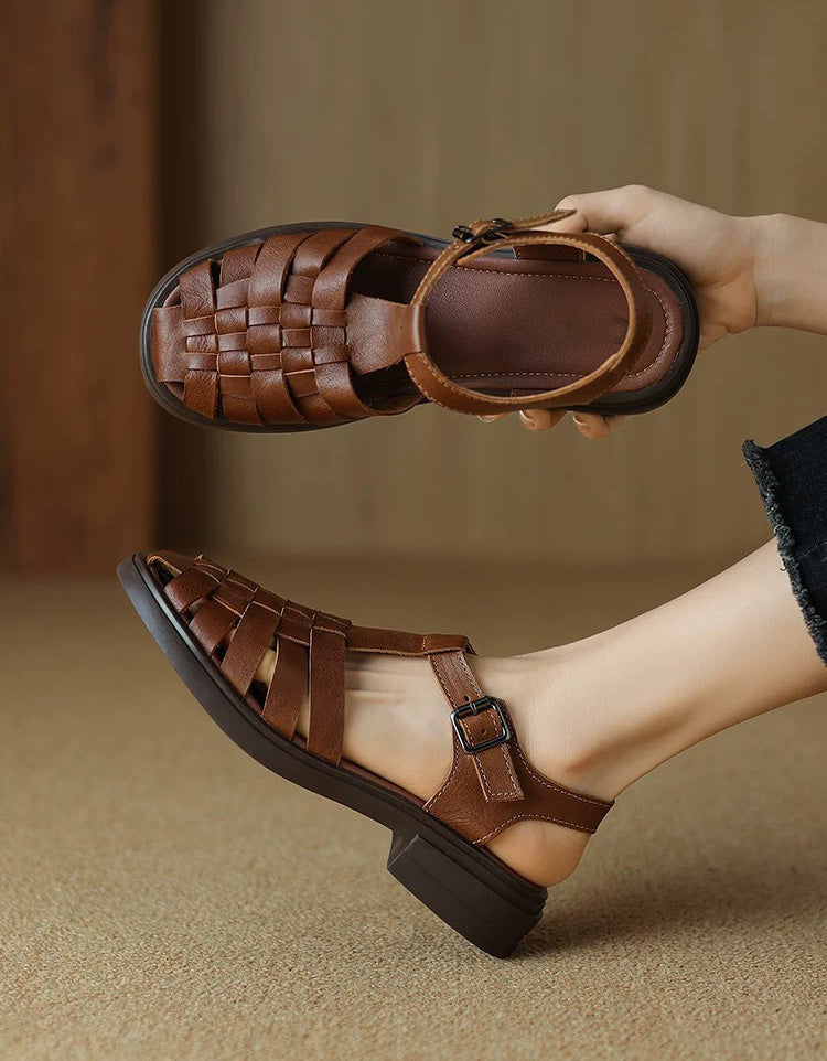 Op maat gemaakte en comfortabele orthopedische zomersandalen