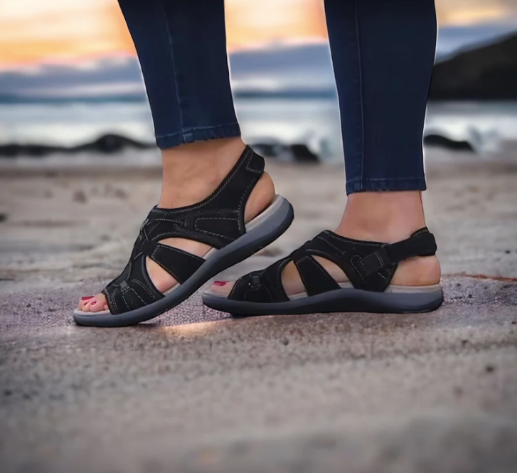 Elegante en gedetailleerde ondersteunende zomersandalen