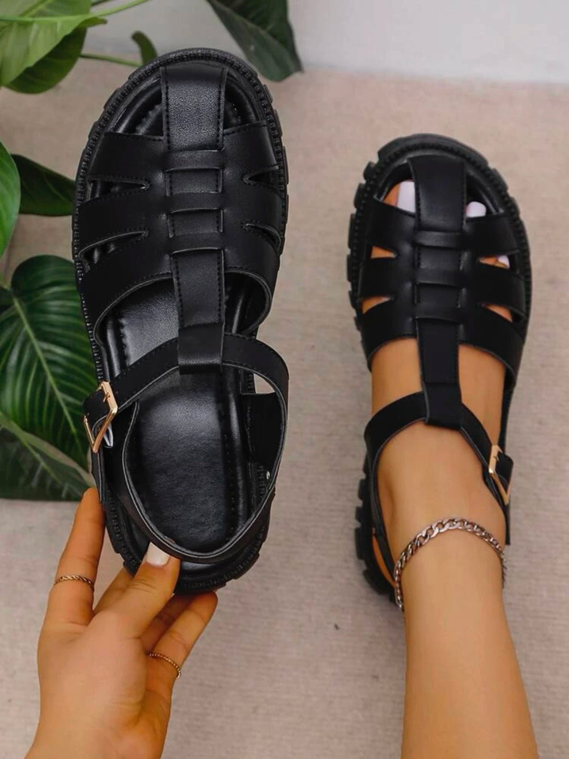 Slanke en comfortabele orthopedische sandalen