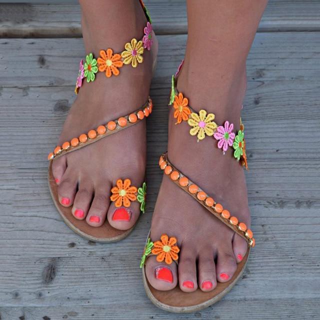Moderne en ondersteunende orthopedische zomersandalen