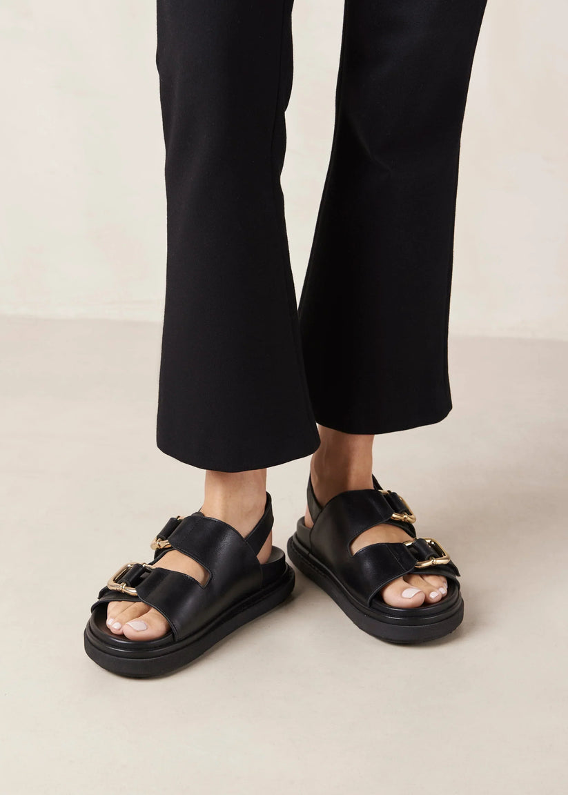 Ondersteunende en veelzijdige orthopedische zomersandalen