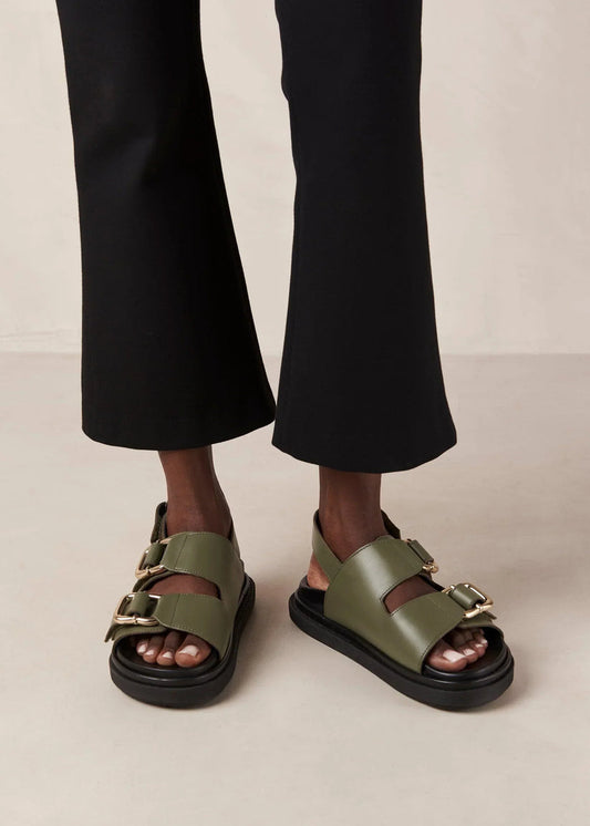 Ondersteunende en veelzijdige orthopedische zomersandalen