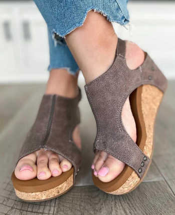 Duurzame en ondersteunende orthopedische zomersandalen