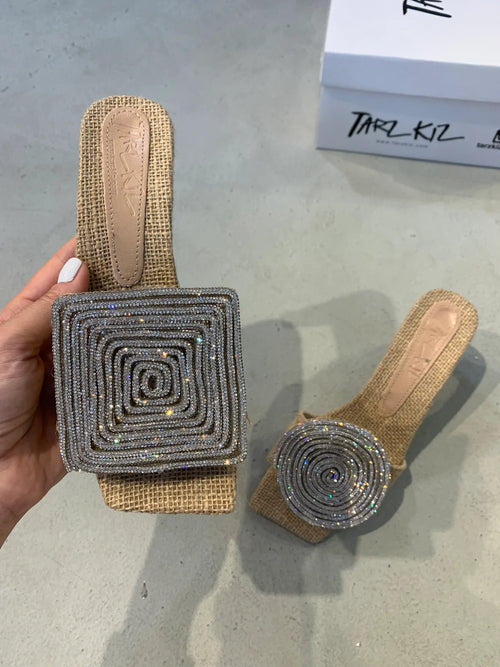 Vierkante ronde sandalen met lage hak