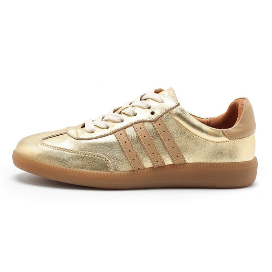 Elegante en gedetailleerde ondersteunende zomersneakers