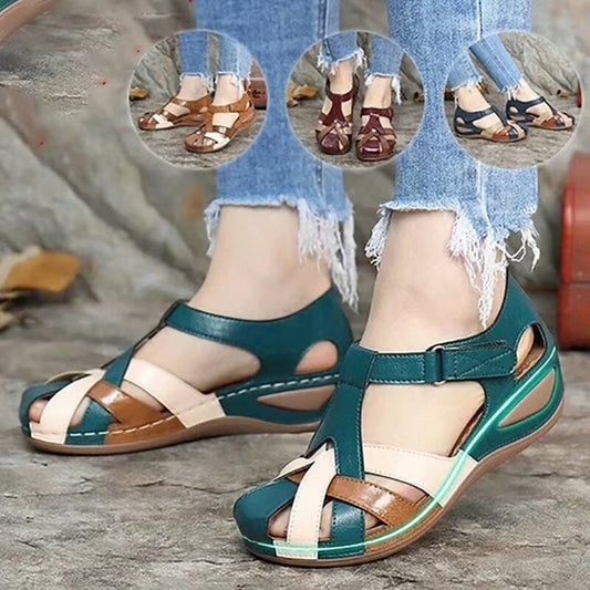 Modieuze ondersteunende orthopedische zomersandalen