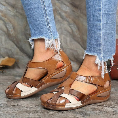 Modieuze ondersteunende orthopedische zomersandalen