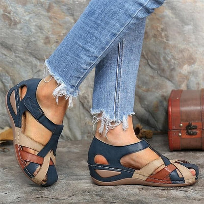 Modieuze ondersteunende orthopedische zomersandalen