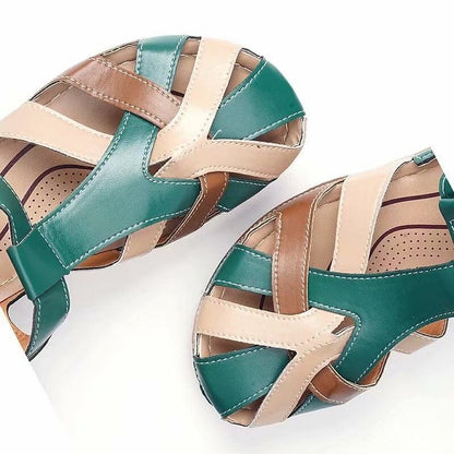 Modieuze ondersteunende orthopedische zomersandalen